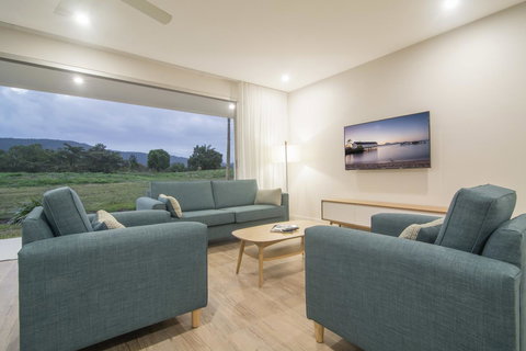 Pool Resort Port Douglas - Schoolies Week Accommodation 38