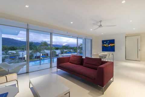 Pool Resort Port Douglas - Schoolies Week Accommodation 17