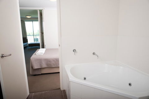 The Point Resort - Schoolies Week Accommodation 3