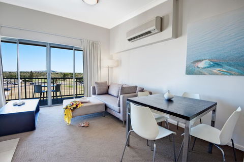 The Point Resort - Schoolies Week Accommodation 18