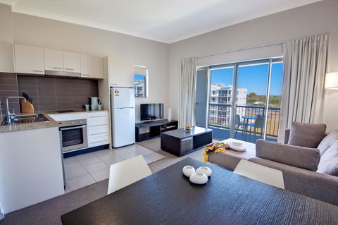 The Point Resort - Schoolies Week Accommodation 19