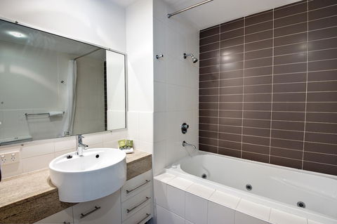 The Point Resort - Schoolies Week Accommodation 2