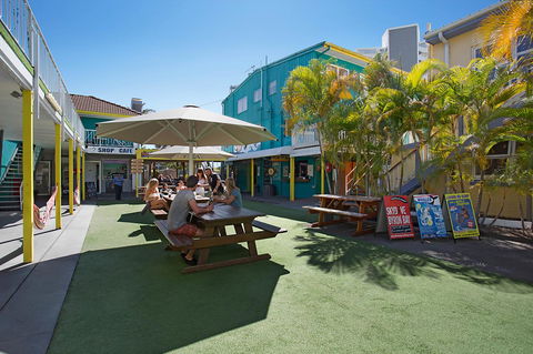 Backpackers In Paradise 18-35 Hostel - Schoolies Week Accommodation 15