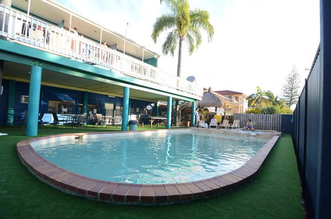 Backpackers In Paradise 18-35 Hostel - Schoolies Week Accommodation 22