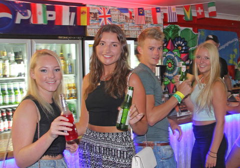 Backpackers In Paradise 18-35 Hostel - Schoolies Week Accommodation 8