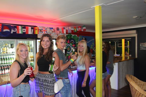 Backpackers In Paradise 18-35 Hostel - Schoolies Week Accommodation 30