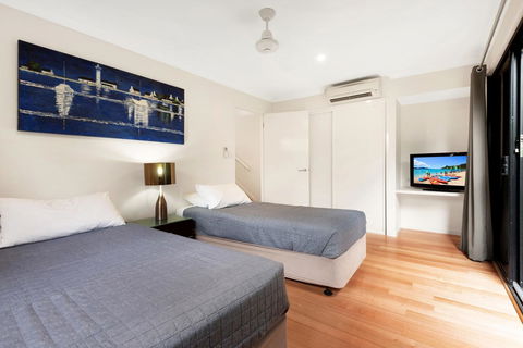 Shorelines - Schoolies Week Accommodation 7
