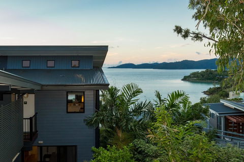 Shorelines - Schoolies Week Accommodation 24