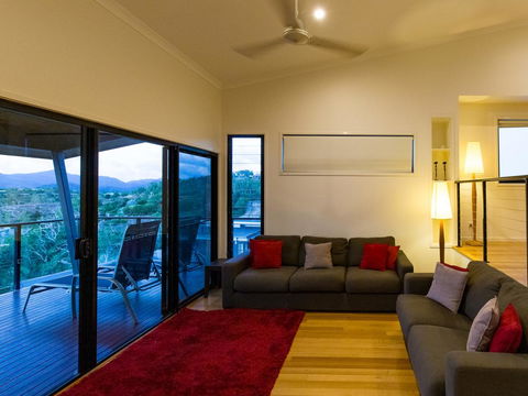 Shorelines - Schoolies Week Accommodation 21