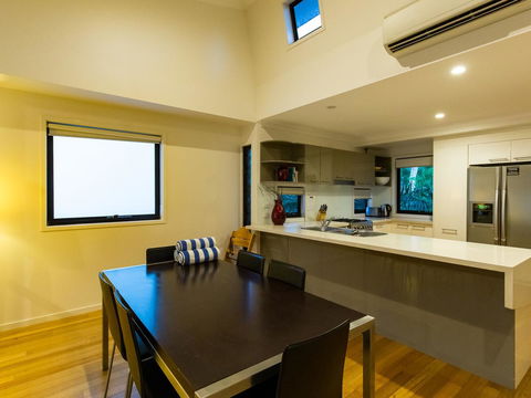 Shorelines - Schoolies Week Accommodation 22