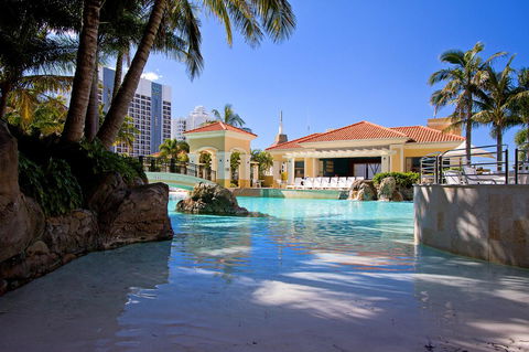 Mantra Towers Of Chevron - Schoolies Week Accommodation 10