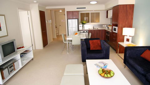 Mantra Towers Of Chevron - Schoolies Week Accommodation 15