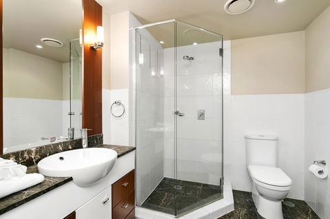 Mantra Towers Of Chevron - Schoolies Week Accommodation 18