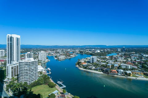 Mantra Towers Of Chevron - Schoolies Week Accommodation 12