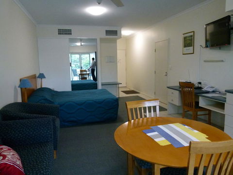 Madison Ocean Breeze Apartments - Schoolies Week Accommodation 27