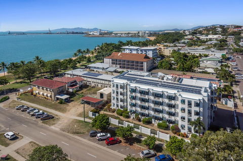 Madison Ocean Breeze Apartments - Schoolies Week Accommodation 3