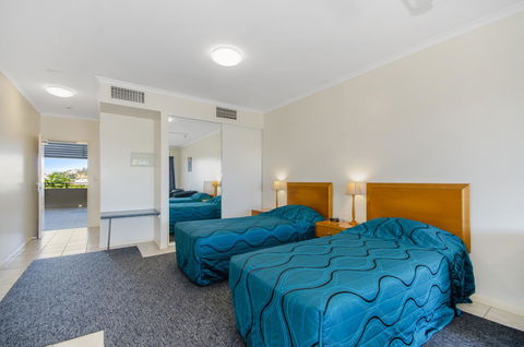 Madison Ocean Breeze Apartments - Schoolies Week Accommodation 10