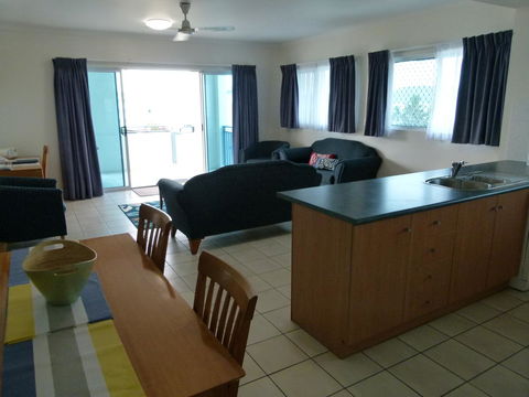 Madison Ocean Breeze Apartments - Schoolies Week Accommodation 25