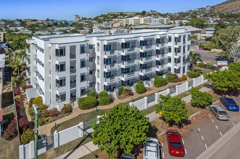 Madison Ocean Breeze Apartments - Schoolies Week Accommodation 1