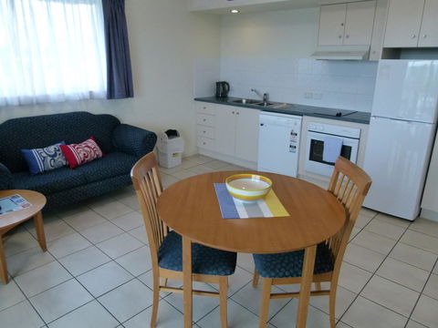 Madison Ocean Breeze Apartments - Schoolies Week Accommodation 23