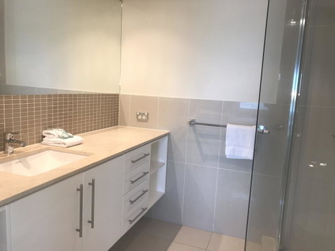 Proximity Waterfront Apartments - Schoolies Week Accommodation 11
