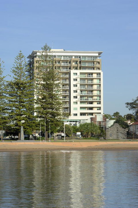 Proximity Waterfront Apartments - Schoolies Week Accommodation 24