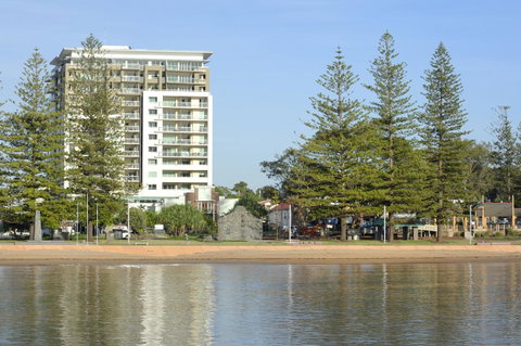 Proximity Waterfront Apartments - Schoolies Week Accommodation 37