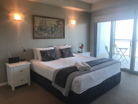 Proximity Waterfront Apartments - Schoolies Week Accommodation 9