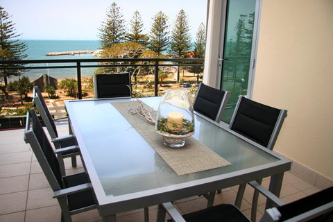 Proximity Waterfront Apartments - Schoolies Week Accommodation 35