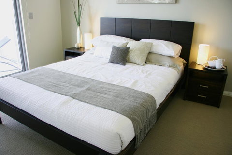 Proximity Waterfront Apartments - Schoolies Week Accommodation 36
