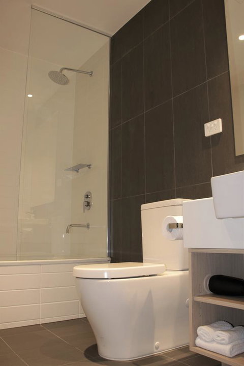 Quest Springfield Central - Schoolies Week Accommodation 8