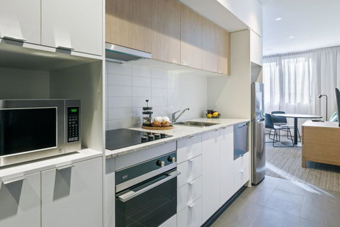 Quest Springfield Central - Schoolies Week Accommodation 4