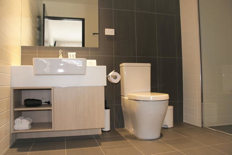 Quest Springfield Central - Schoolies Week Accommodation 7
