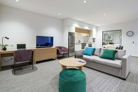 Quest Springfield Central - Schoolies Week Accommodation 11
