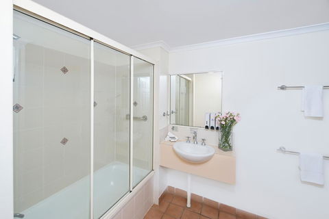 Park Regis Anchorage - Schoolies Week Accommodation 10