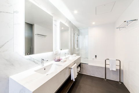 Sage Hotel James Street - Schoolies Week Accommodation 16