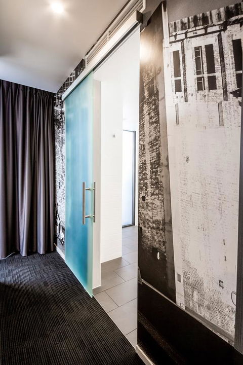 Sage Hotel James Street - Schoolies Week Accommodation 7