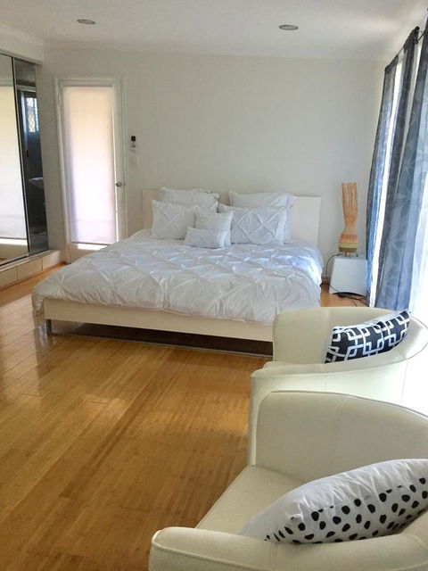 Bella By The Beach - Schoolies Week Accommodation 0