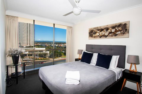 Seacrest Beachfront Apartments Surfers Paradise - Schoolies Week Accommodation 1