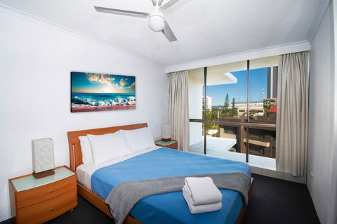 Seacrest Beachfront Apartments Surfers Paradise - Schoolies Week Accommodation 10