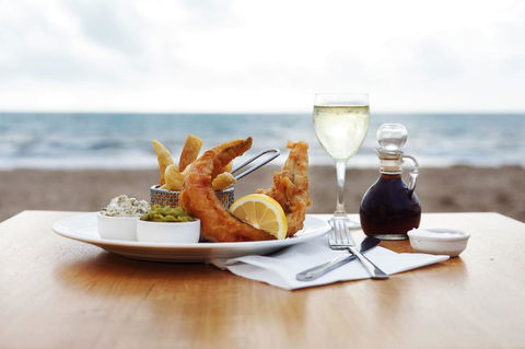 Seacrest Beachfront Apartments Surfers Paradise - Schoolies Week Accommodation 38