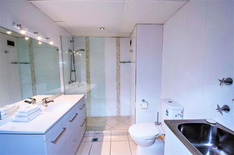 Seacrest Beachfront Apartments Surfers Paradise - Schoolies Week Accommodation 15