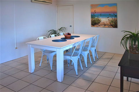 Seacrest Beachfront Apartments Surfers Paradise - Schoolies Week Accommodation 34