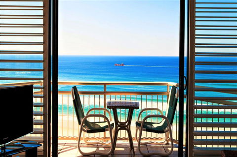 Seacrest Beachfront Apartments Surfers Paradise - Schoolies Week Accommodation 29