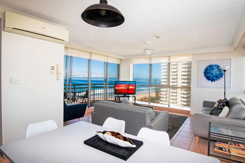 Seacrest Beachfront Apartments Surfers Paradise - Schoolies Week Accommodation 21