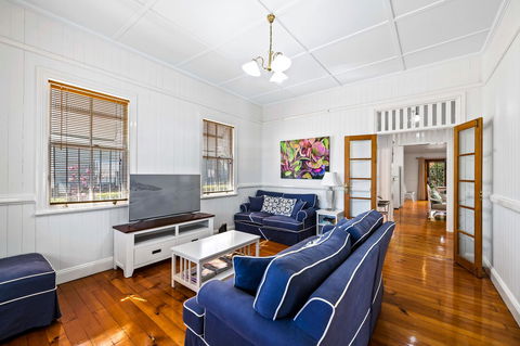 Frangipani House - Schoolies Week Accommodation 4