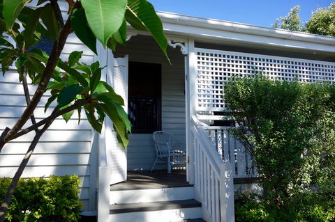 Frangipani House - Schoolies Week Accommodation 1