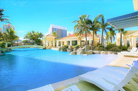 The Towers Of Chevron Renaissance - Holidays Gold Coast - Schoolies Week Accommodation 7