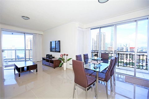 The Towers Of Chevron Renaissance - Holidays Gold Coast - Schoolies Week Accommodation 32