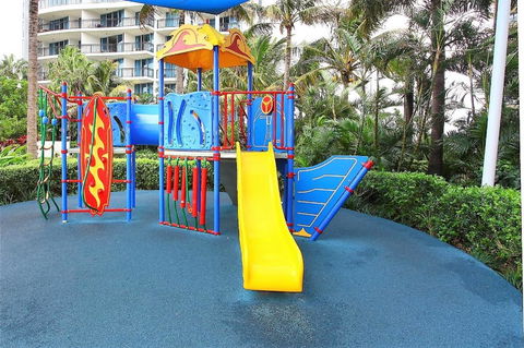 The Towers Of Chevron Renaissance - Holidays Gold Coast - Schoolies Week Accommodation 11